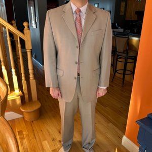 Calvin Klein 42R Tan Suit, 100% Wool, Coat and Pants